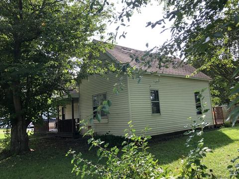 421 Bloomington St, Dewitt, IL 61735 photo 5