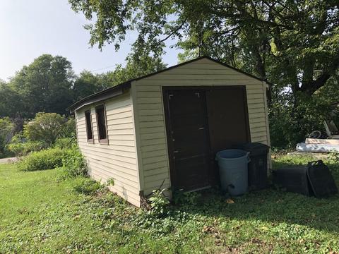 421 Bloomington St, Dewitt, IL 61735 photo 3