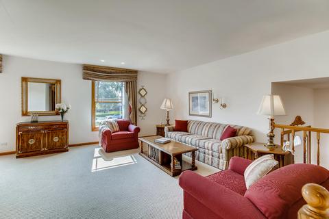 1303 Briarcliffe Blvd, Wheaton, IL 60189 photo 6