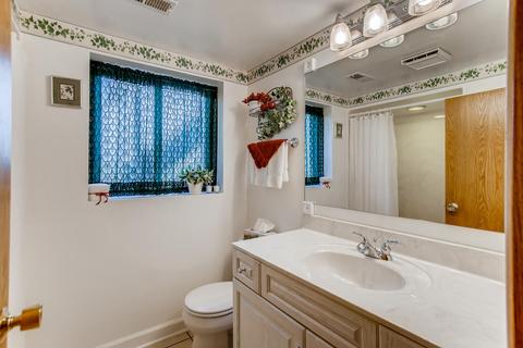 1303 Briarcliffe Blvd, Wheaton, IL 60189 photo 18