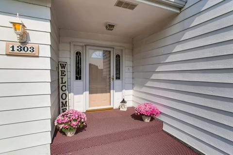 1303 Briarcliffe Blvd, Wheaton, IL 60189 photo 3