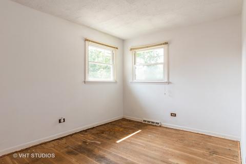 235 S Mill Rd, Addison, IL 60101 photo 7