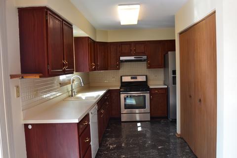 556 Foxford Rd, Bartlett, IL 60103 photo 10