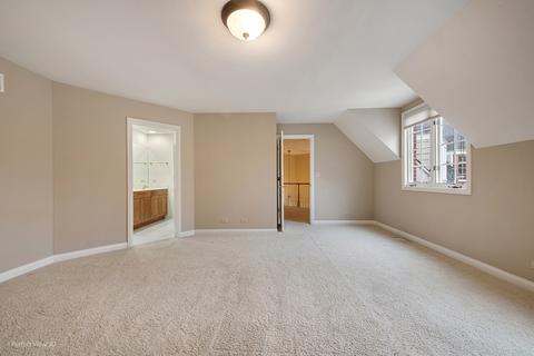 116 E Knighton Pl, Elmhurst, IL 60126 photo 4