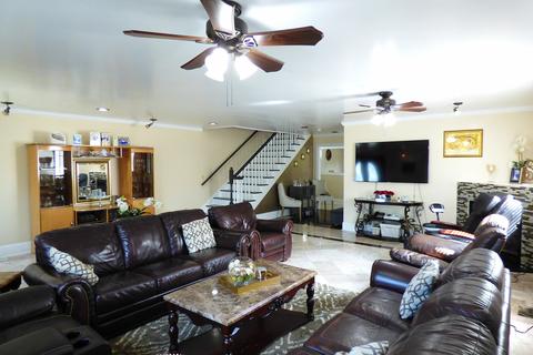 6073 S 75th Ct, Summit, IL 60501 photo 2