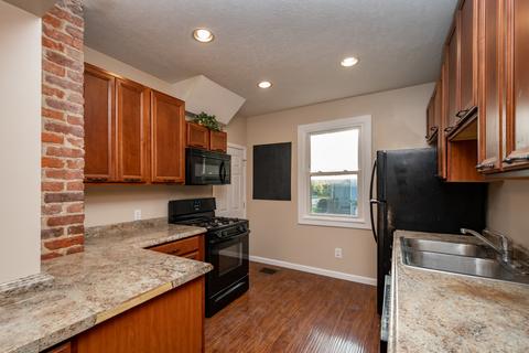 503 Scott St W, Bloomington, IL 61701 photo 3