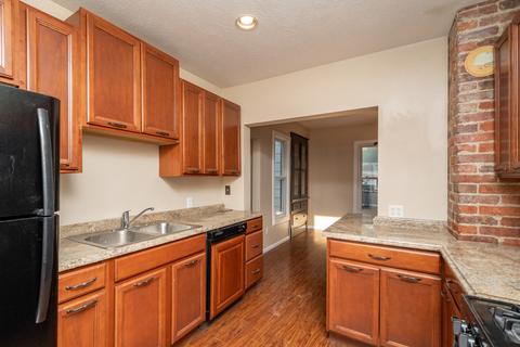 503 Scott St W, Bloomington, IL 61701 photo 2