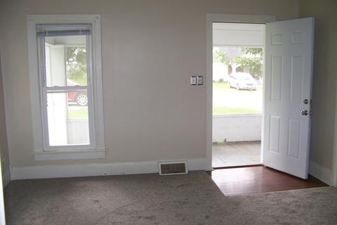 412 2nd St, Anchor, IL 61720 photo 2