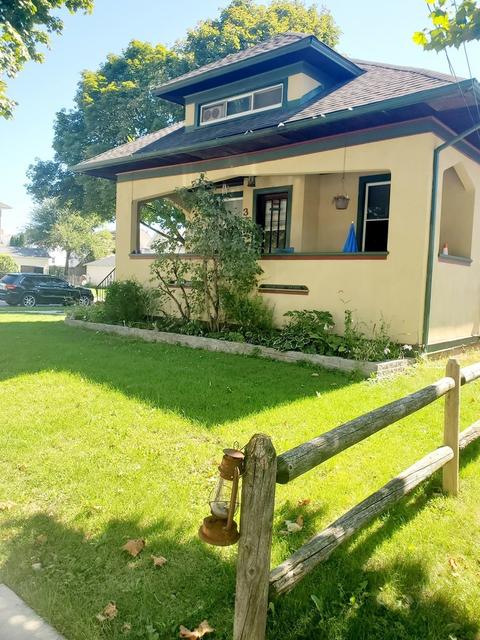351 Standish St, Elgin, IL 60123 photo 2