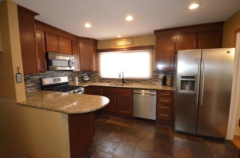 190 Michael Rd, Des Plaines, IL 60016 photo 4