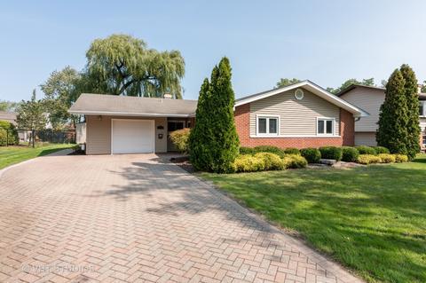 570 Lafayette Ln, Hoffman Estates, IL 60169 photo 2