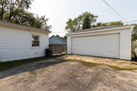 122 George Rd, Wheeling, IL 60090 photo 2