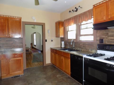 34 Mckinley Ave, Steger, IL 60475 photo 8