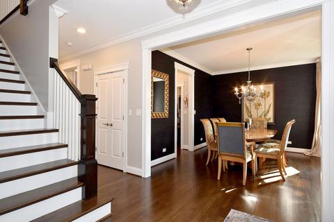 249 E Saint Charles Rd, Elmhurst, IL 60126 photo 9