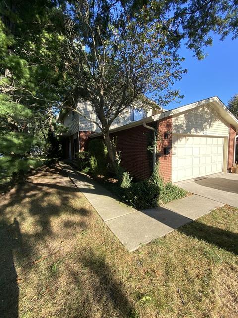 3436 Golfview Dr, Hazel Crest, IL 60429 photo 1