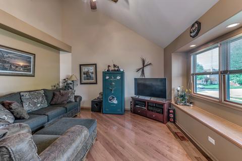 1010 Casey Dr, Minooka, IL 60447 photo 7
