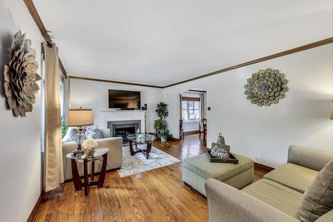 11014 S Artesian Ave, Chicago, IL 60655 photo 2