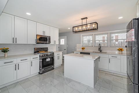 1084 E Algonquin Rd, Des Plaines, IL 60016 photo 9
