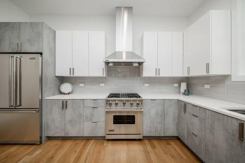 1338 N Artesian Ave, Chicago, IL 60622 photo 2
