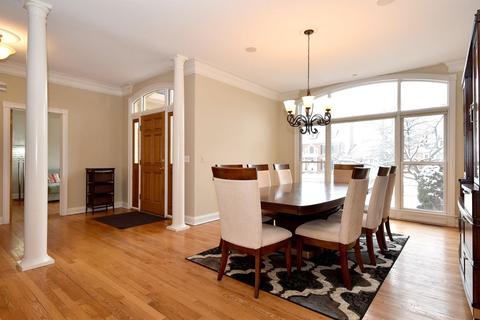 10 Union Cir, Wheaton, IL 60187 photo 2