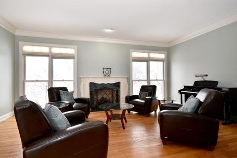 10 Union Cir, Wheaton, IL 60187 photo 4