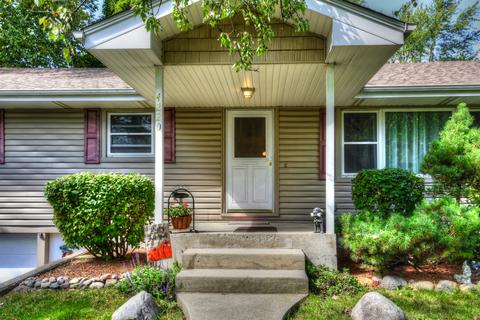 4220 Sioux Ln, Mchenry, IL 60050 photo 3