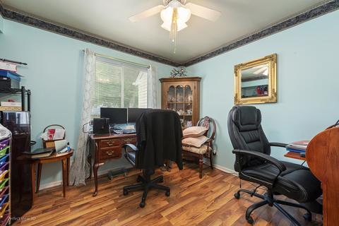 625 Hampton Cir, Elgin, IL 60120 photo 8