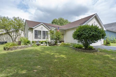 625 Hampton Cir, Elgin, IL 60120 photo 1