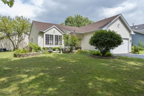 625 Hampton Cir, Elgin, IL 60120 photo 3