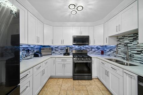 7818 W 73rd Pl, Bridgeview, IL 60455 photo 11