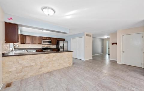 620 N Airlite St, Elgin, IL 60123 photo 12