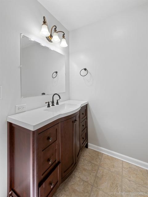 620 N Airlite St, Elgin, IL 60123 photo 27