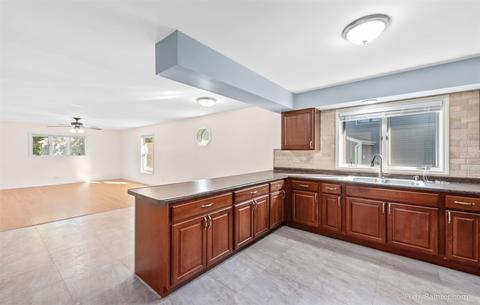 620 N Airlite St, Elgin, IL 60123 photo 16