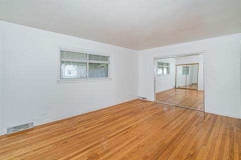 8806 Dee Rd, Des Plaines, IL 60016 photo 9