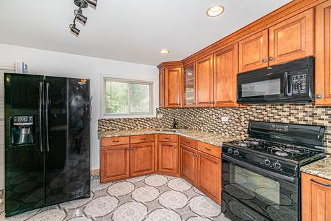 8806 Dee Rd, Des Plaines, IL 60016 photo 6