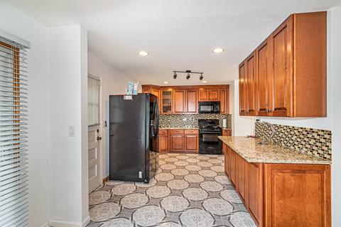 8806 Dee Rd, Des Plaines, IL 60016 photo 7