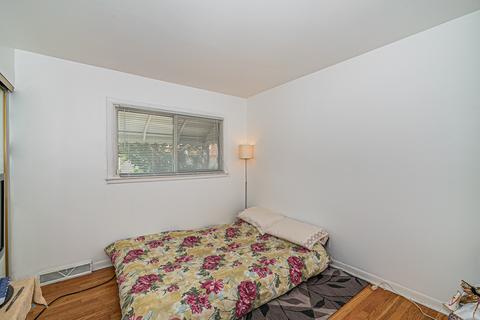 8806 Dee Rd, Des Plaines, IL 60016 photo 12