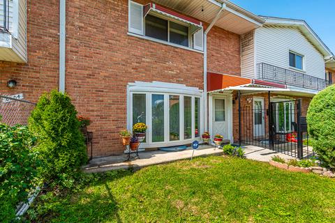 8806 Dee Rd, Des Plaines, IL 60016 photo 1