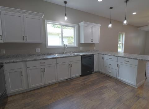 712 E Washington St, Clinton, IL 61727 photo 5