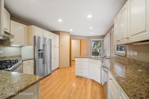 2557 Windrush Ln, Northbrook, IL 60062 photo 5