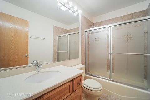 2557 Windrush Ln, Northbrook, IL 60062 photo 11