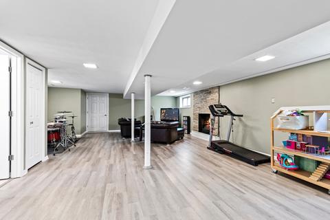 1731 Greenleaf Ave, Des Plaines, IL 60018 photo 12