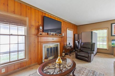 601 Normal Rd, Dekalb, IL 60115 photo 7