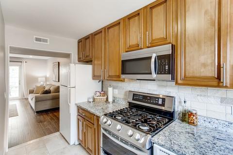 124 S Hale Ave, Bartlett, IL 60103 photo 4