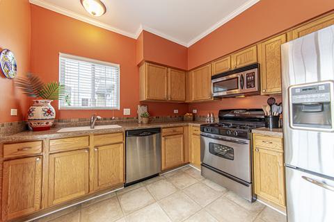 131 Braxton Ln, Aurora, IL 60504 photo 7