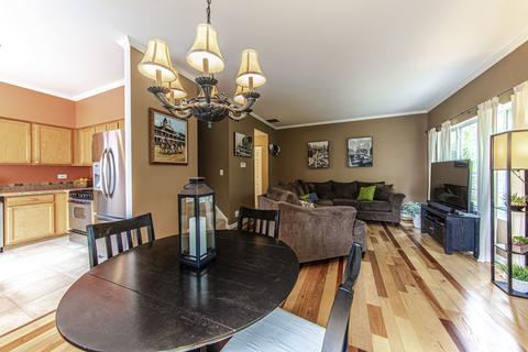 131 Braxton Ln, Aurora, IL 60504 photo 5