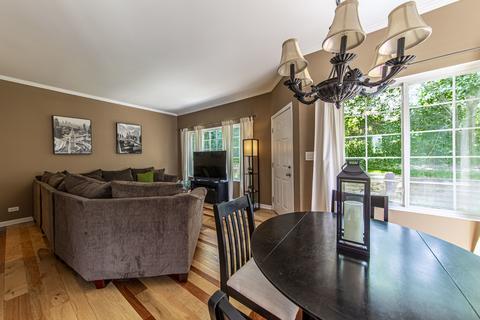 131 Braxton Ln, Aurora, IL 60504 photo 4
