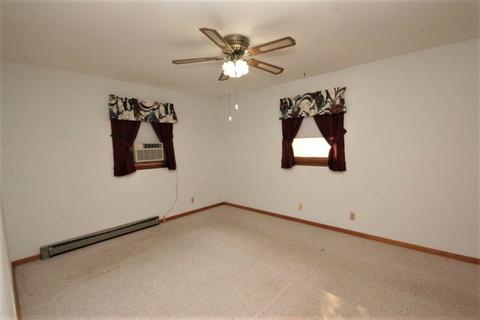 706 Obrien St, Harvard, IL 60033 photo 9