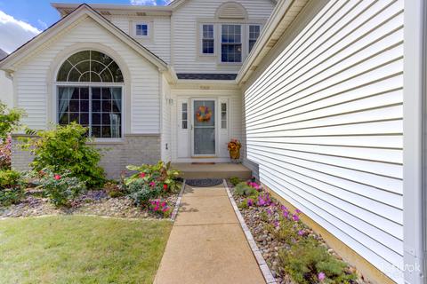 1645 Manor Oaks Dr, Plainfield, IL 60586 photo 2