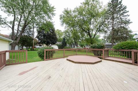 1604 Meadow Ln, Mchenry, IL 60050 photo 2